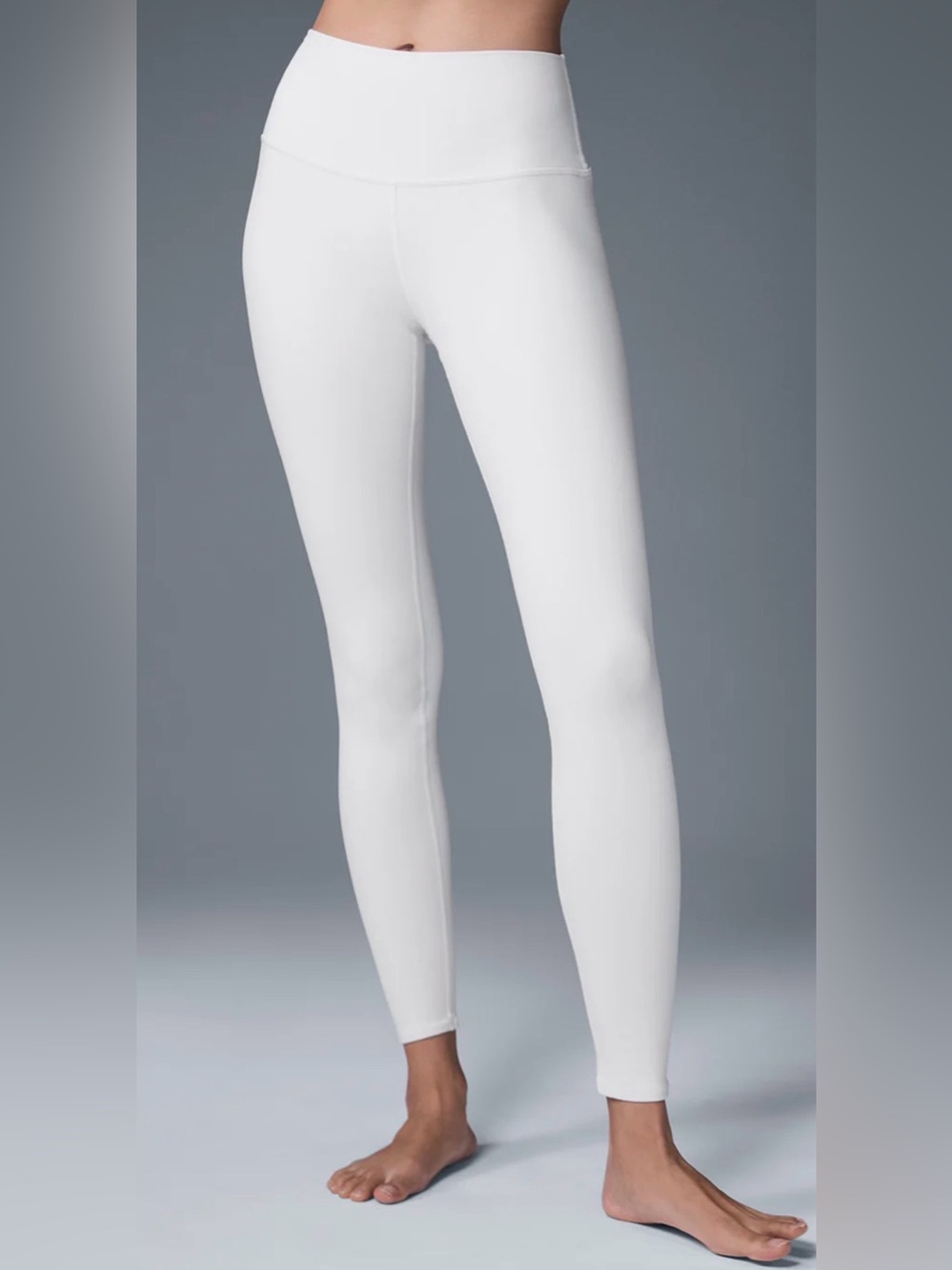 ALO Yoga High-Waist Airbrush Legging White size Small